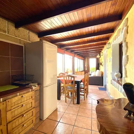 Hébergement de vacances Casa Rural Con Wifi, Chimenea Y Bbq En La Escalona, Tenerife Sur La Escalona (Tenerife)